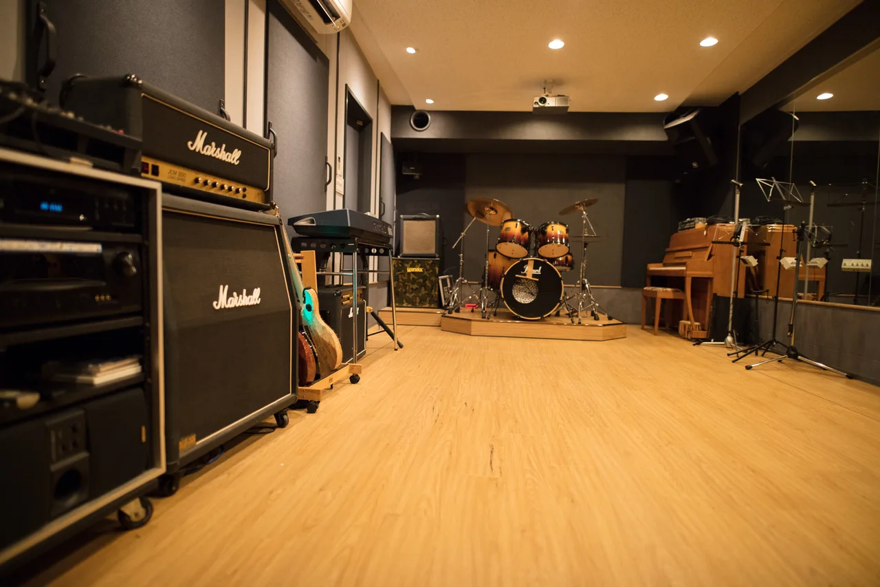 BEE HIVE MUSIC SCHOOLのレッスンスタジオ